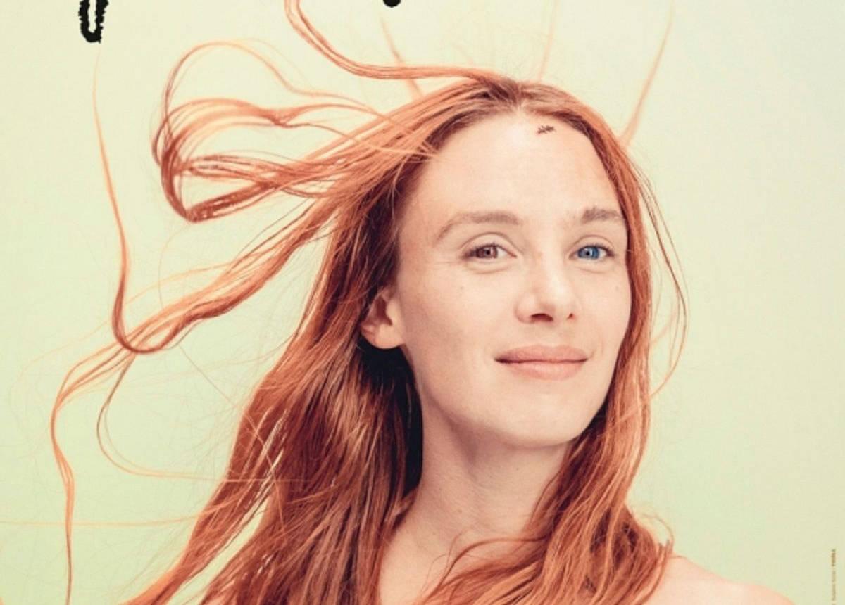 Jeune femme , joyeux premier film