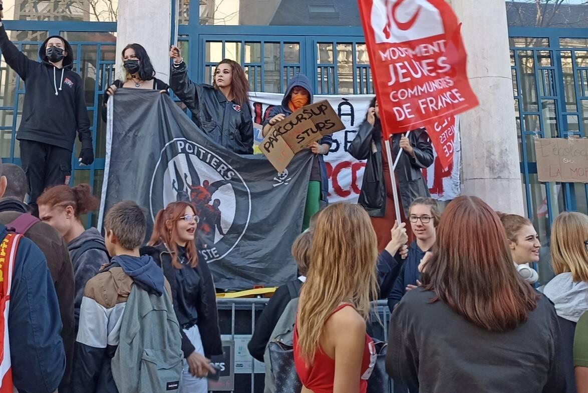 10 novembre : la jeunesse en ordre de bataille