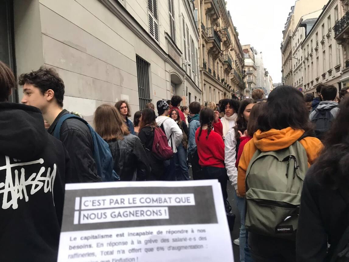 Peut-on militer devant son lycée ?