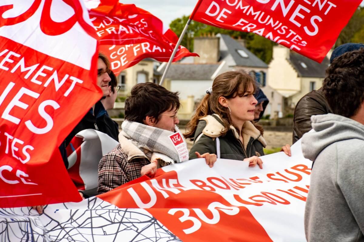 A l’Île-Longue, les jeunes mobilisés contre l’arme nucléaire