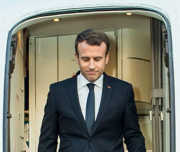 E. Macron : le doigt d'honneur permanent