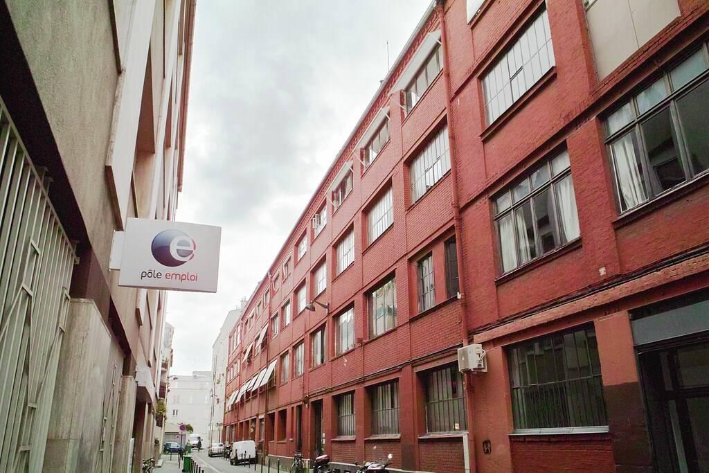 La loi « plein emploi » et ses effets prévisibles