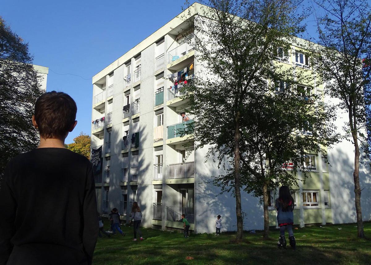 Cover Image for Migrants : les militants rennais réquisitionnent un immeuble
