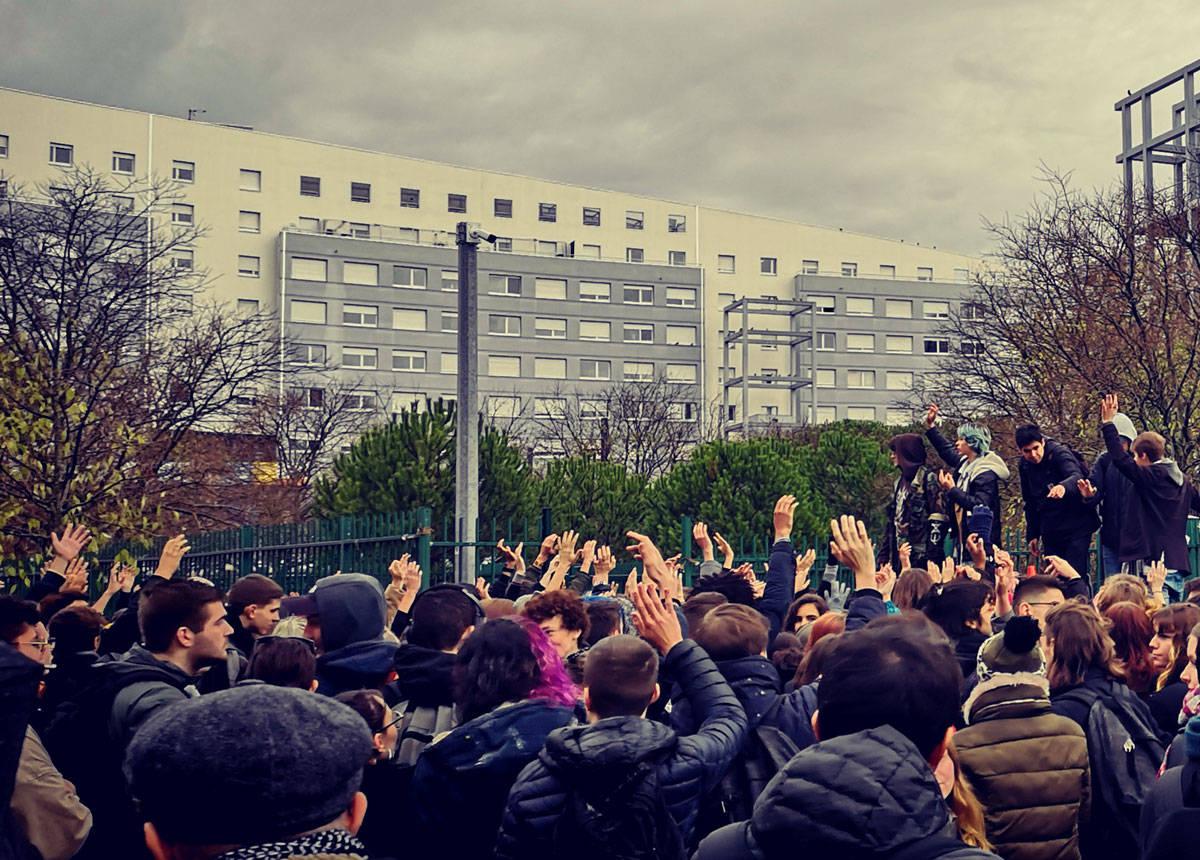“Il faut faire grossir le mouvement”: Entretien avec Claire, lycéenne à Toulouse